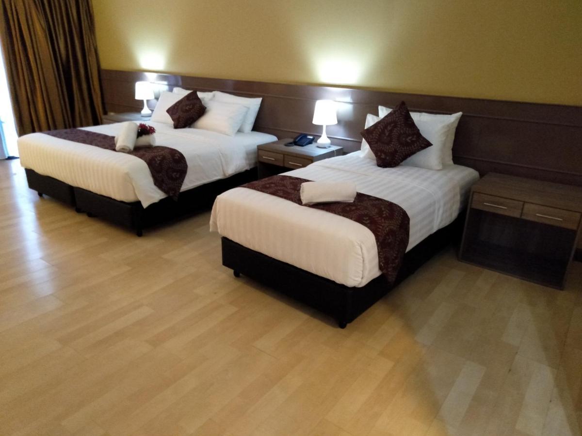 Hotel Temu Primula à Kampong Seberang Timor Extérieur photo
