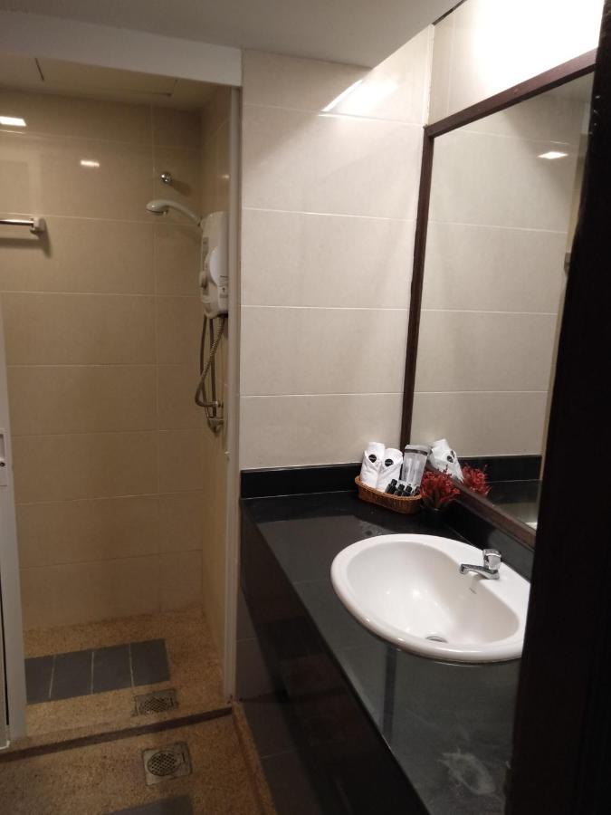 Hotel Temu Primula à Kampong Seberang Timor Extérieur photo