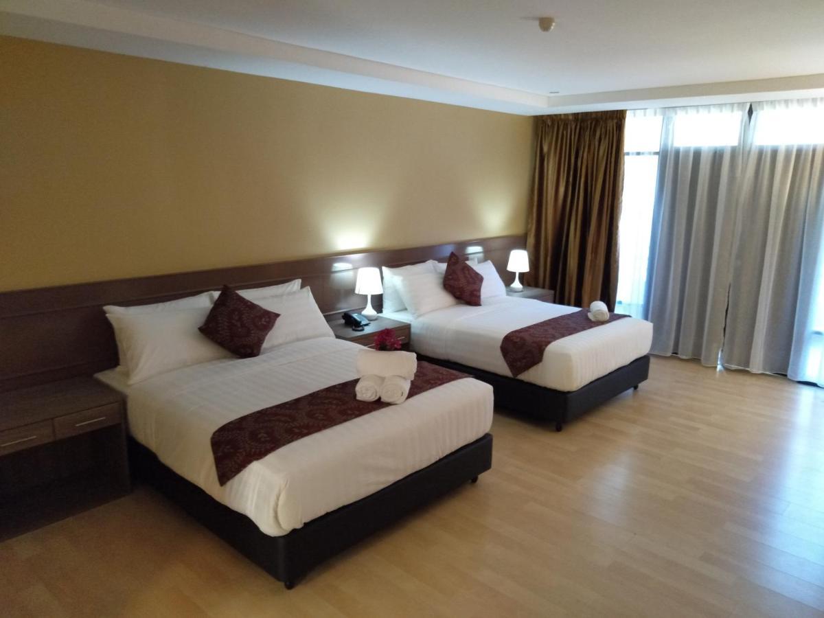 Hotel Temu Primula à Kampong Seberang Timor Extérieur photo