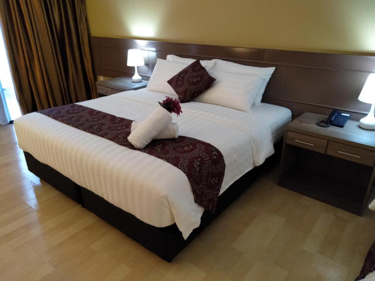 Hotel Temu Primula à Kampong Seberang Timor Extérieur photo
